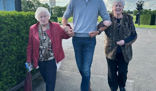 fe0ccddb-6cc5-443b-8adc-e15e848bddce